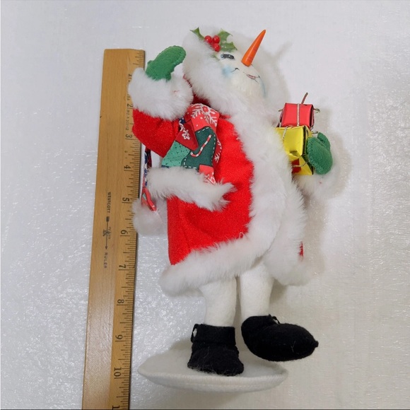 ANNALEE NWT "To the SNOWBALL" WOMAN W GIFTS COLLECTIBLE HOLIDAY MOBILITEE DOLLS - Picture 12 of 12
